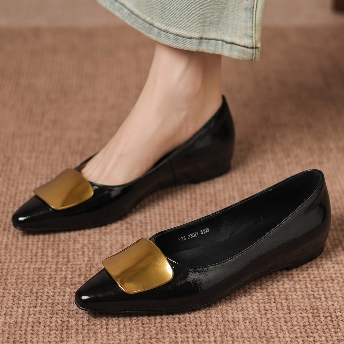 Alicia | Zapatos Planos de Piel con Detalle Joya