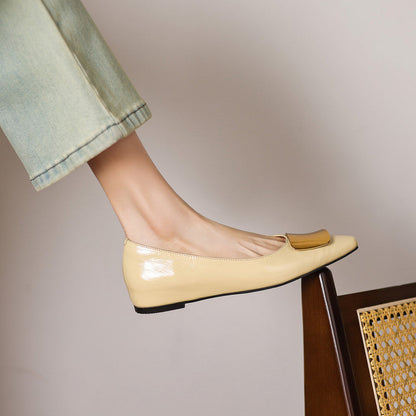 Alicia | Zapatos Planos de Piel con Detalle Joya